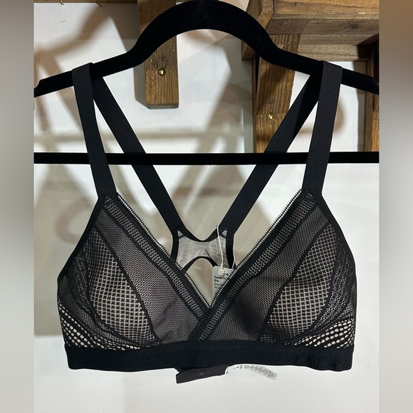 NWT Lululemon Awake to Lace Bra Black/Birthday 32C - Picture 1 of 11